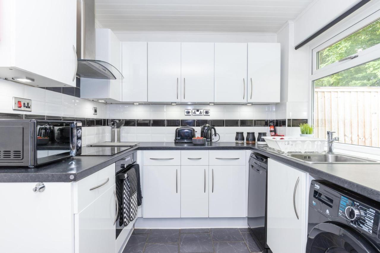 Capri 13 Sa - 3 Bedroom House Close To Loughborough University, Ev Car Facilities, Free Parking, Free Wifi - Ask For Contractor Rates! Exterior photo